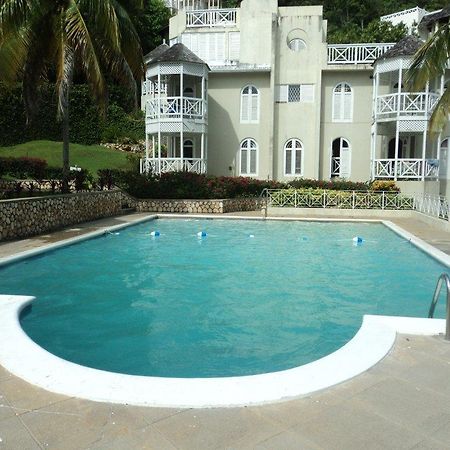 Chill On The Hill Apartment Ocho Rios Bagian luar foto