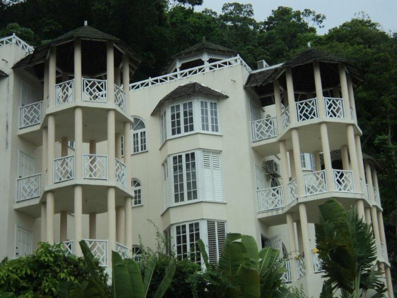 Chill On The Hill Apartment Ocho Rios Bagian luar foto