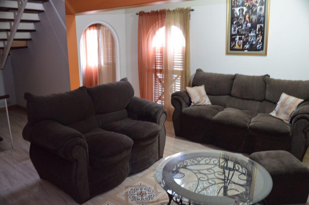 Chill On The Hill Apartment Ocho Rios Bagian luar foto