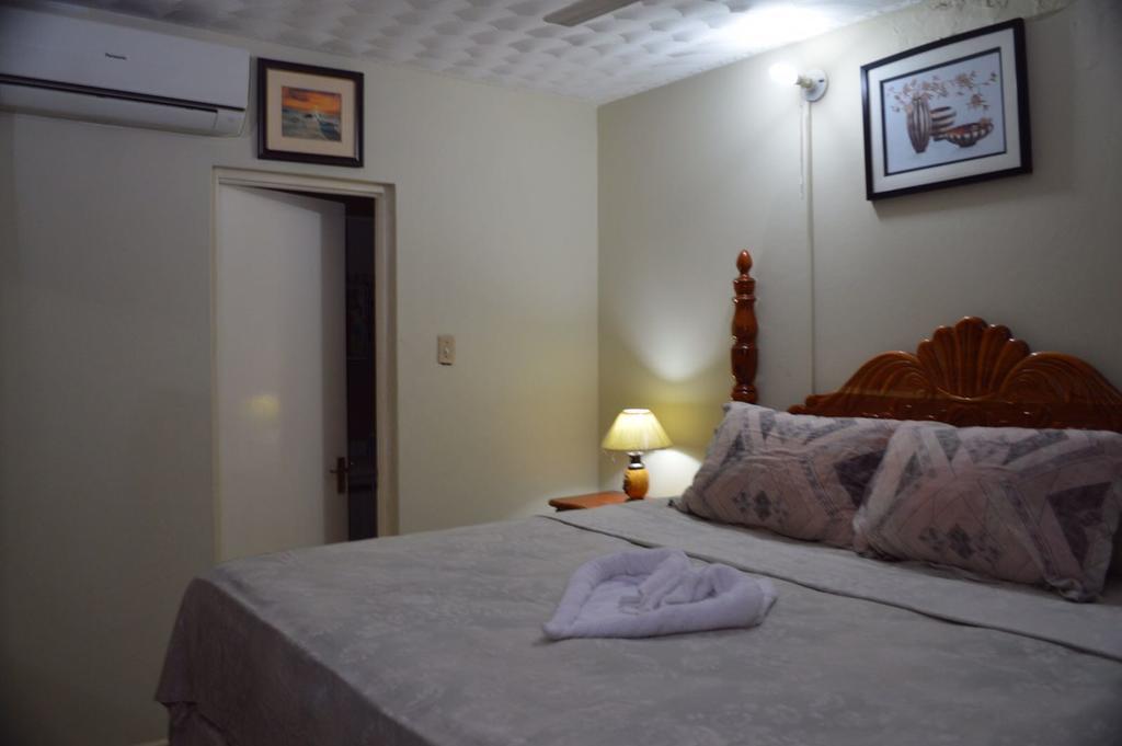 Chill On The Hill Apartment Ocho Rios Bagian luar foto