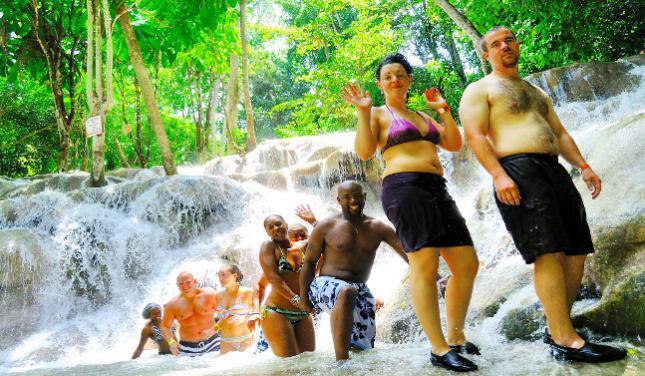 Chill On The Hill Apartment Ocho Rios Bagian luar foto